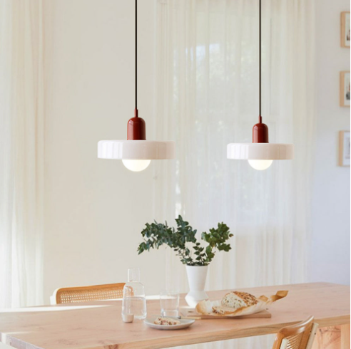 Lustre nordique et médiévale en verre crème