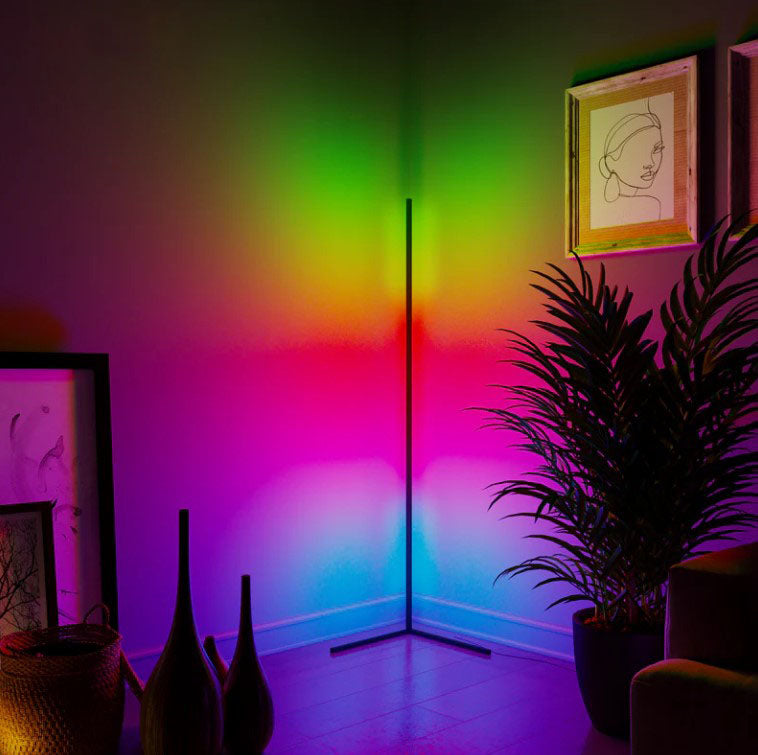 Minimalist angle floor lamp