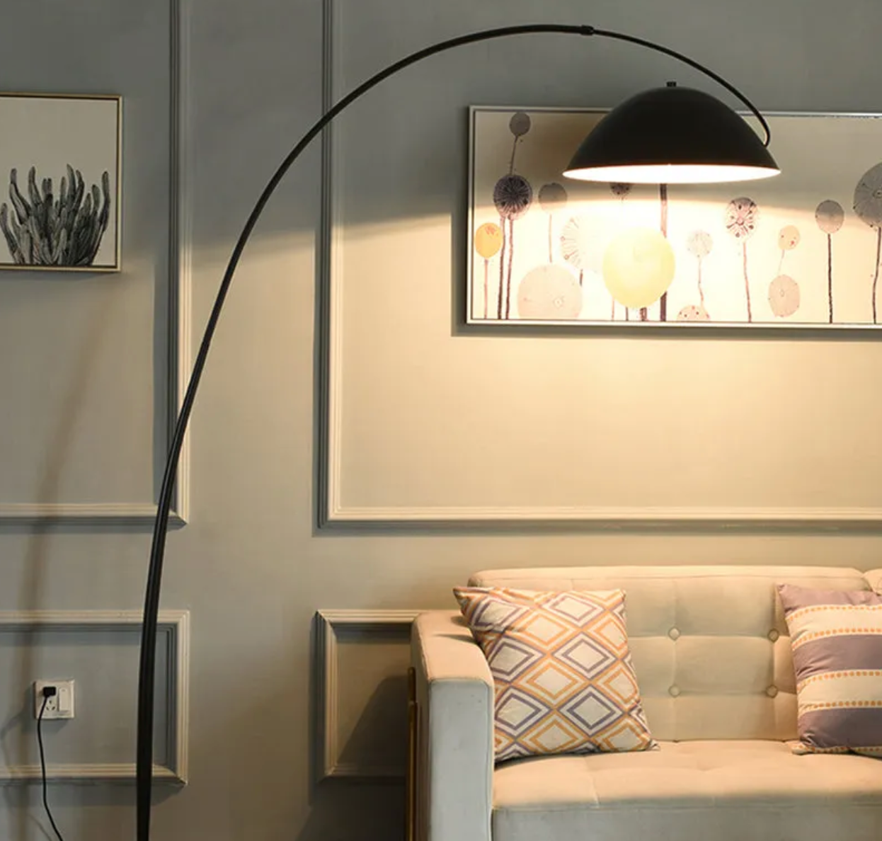 Lampadaire Arc Minimaliste – Noir Mat