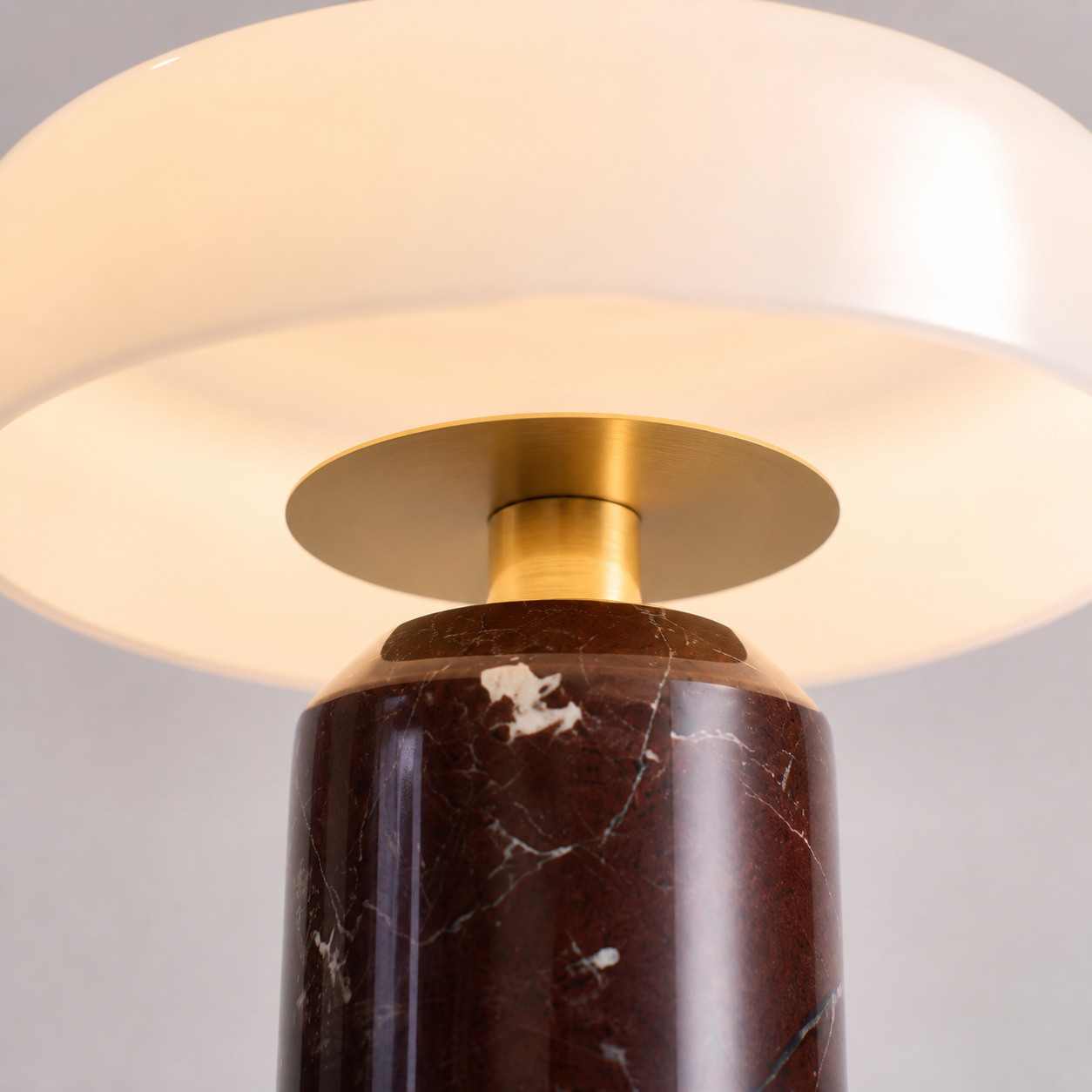 Lampe de Table Marbre & Verre Opalin – Alba