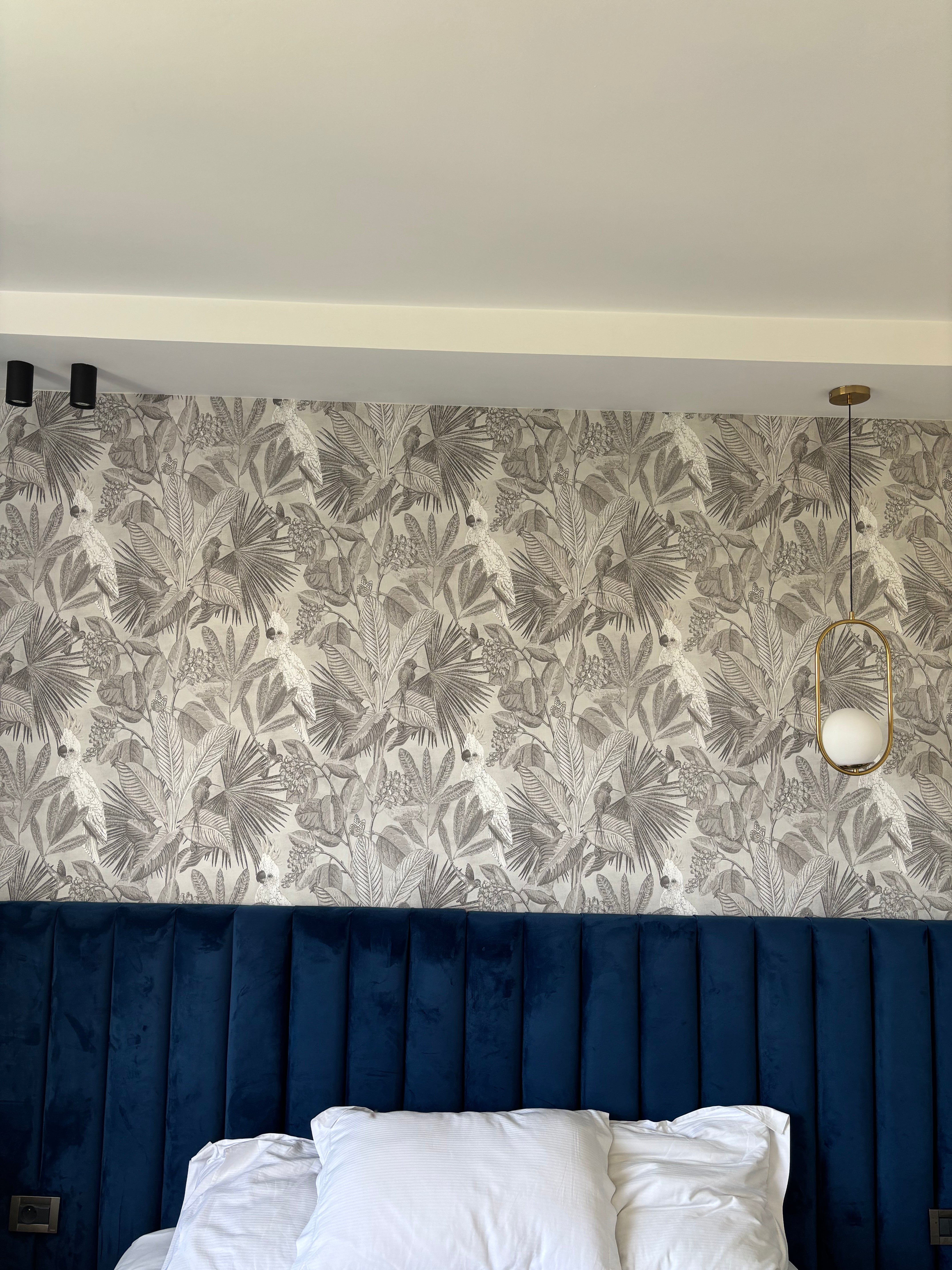 Design suspension "brass halo"