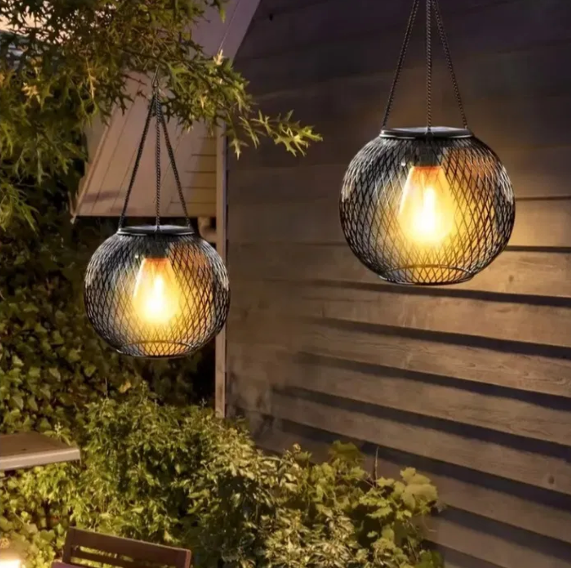 Lanterne Solaire Suspendue « Éclat Nocturne »