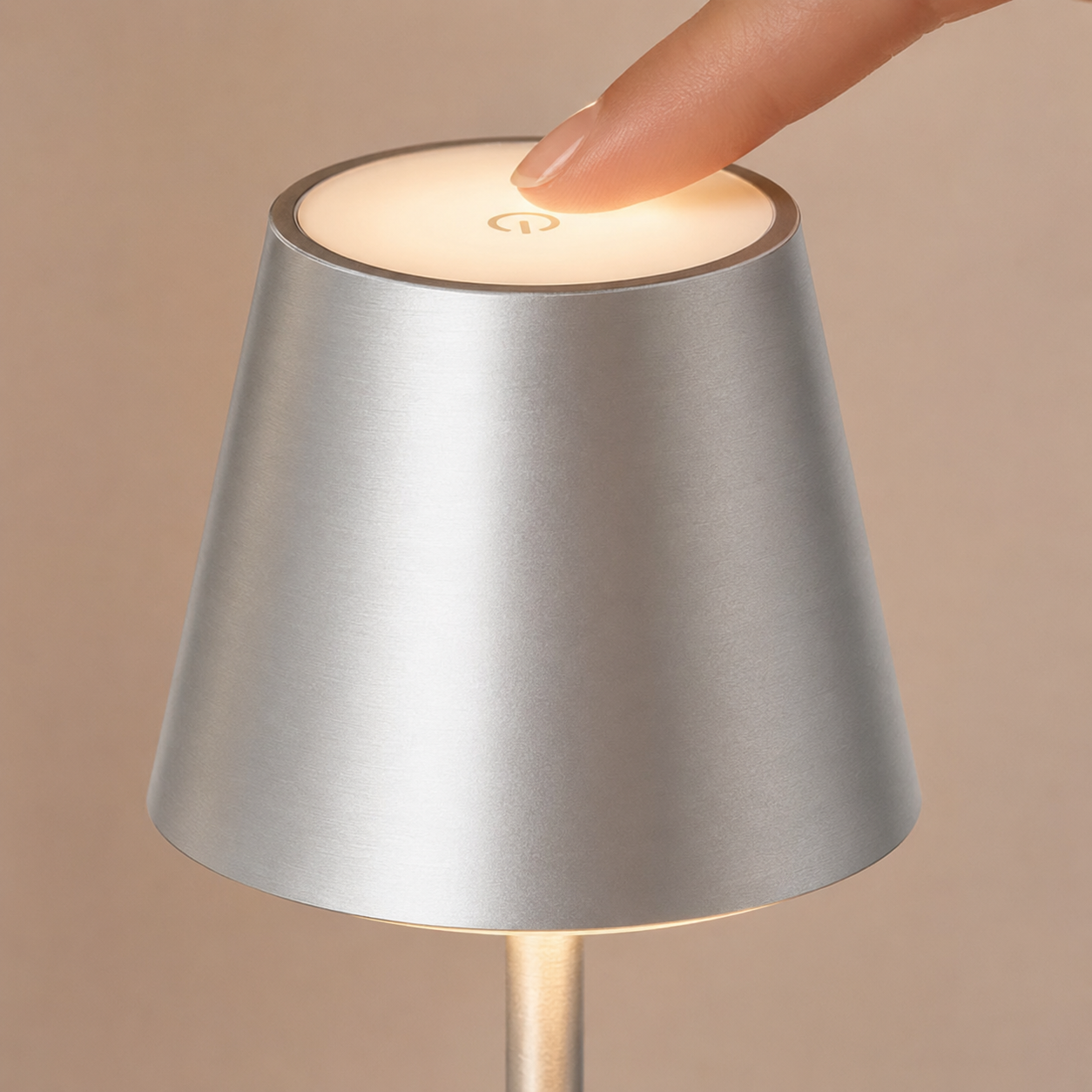 LAMPE NOMADE RECHARGEABLE — INTÉRIEUR & TERRASSE